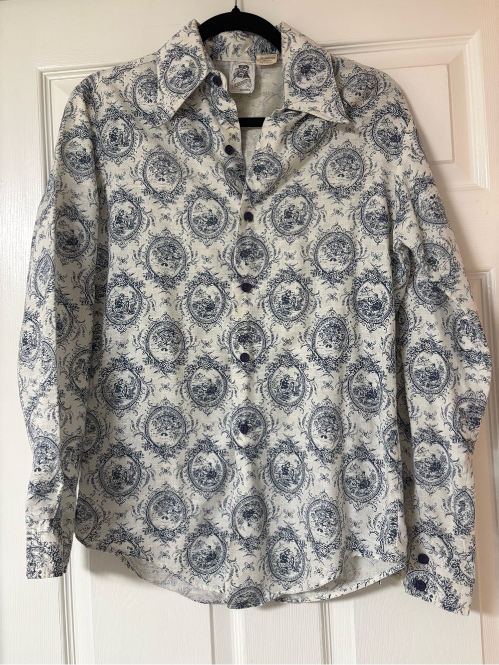 Rare 1970s Kennington Ltd. X Walt Disney Productions medium button down